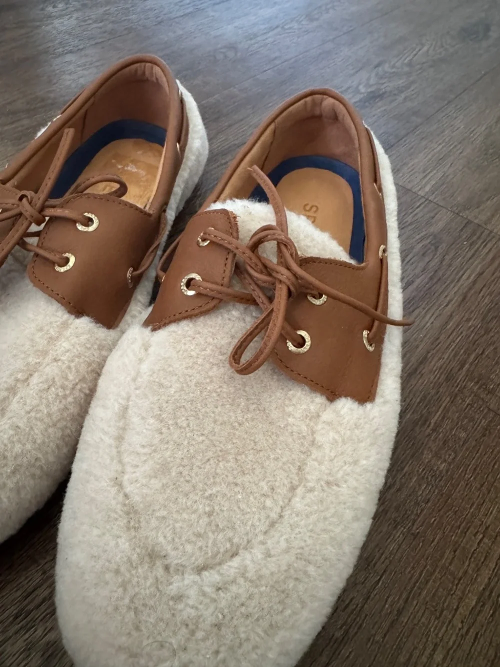 Sperry Women's Cream Faux-Sherpa Moccasin with Tan Trim NWOT